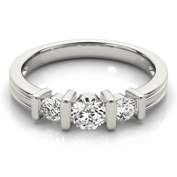 ENGAGEMENT RINGS 3 STONE ROUND