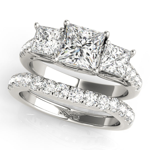 ENGAGEMENT RINGS 3 STONE PRINCESS