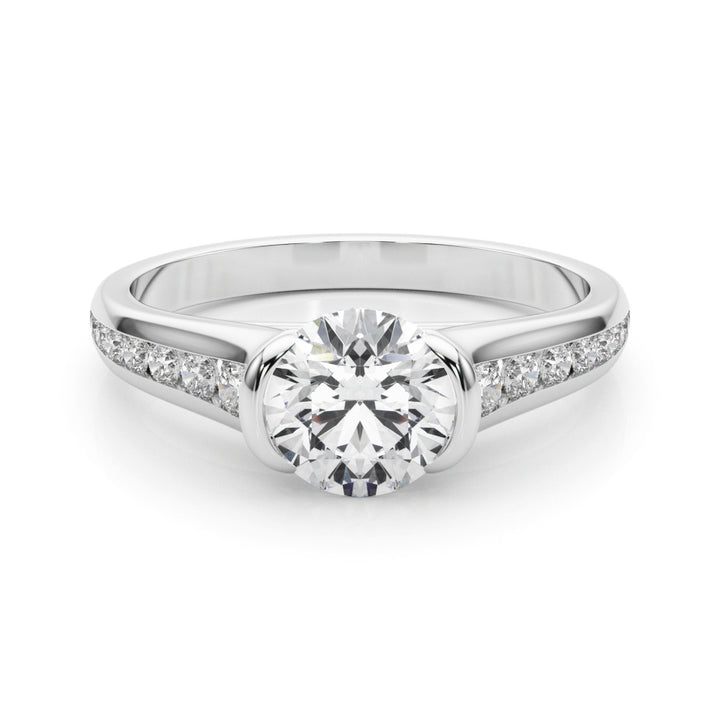 ENGAGEMENT RING ROUND CENTER