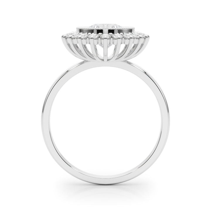 ENGAGEMENT RING ROUND CENTER