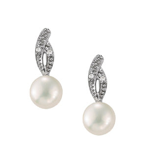 EARRING 6MM PEARL CENTER EARRING Complete per pair.