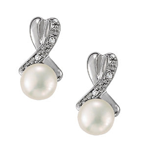 EARRING 6MM PEARL CENTER EARRING Complete per pair.