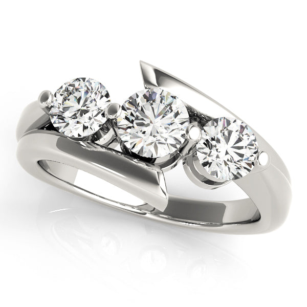 ENGAGEMENT RINGS 3 STONE ROUND